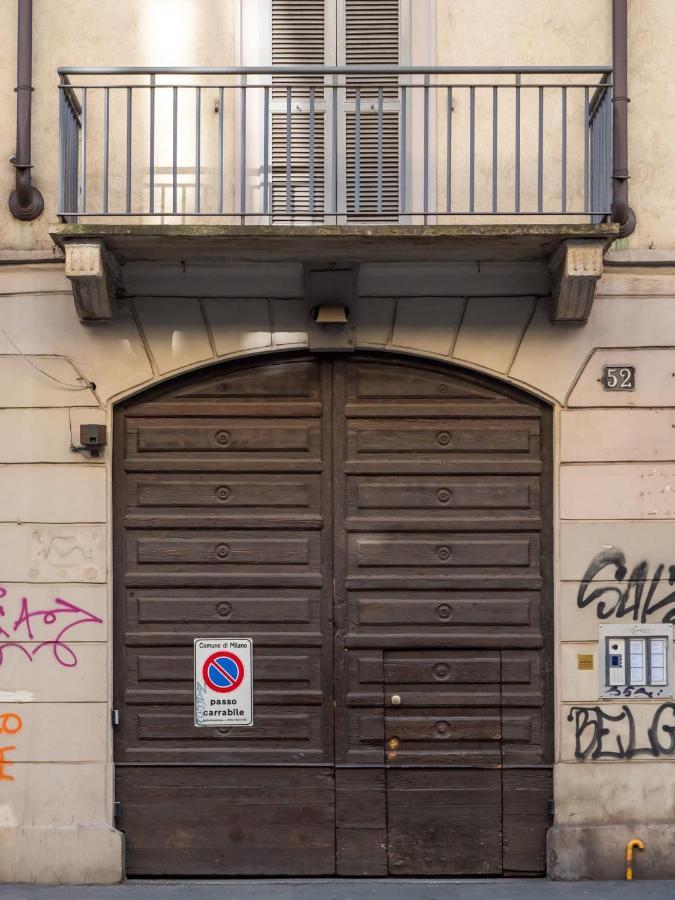 The Best Rent - Studio Nearby Sant'Agostino Metro Milão Exterior foto